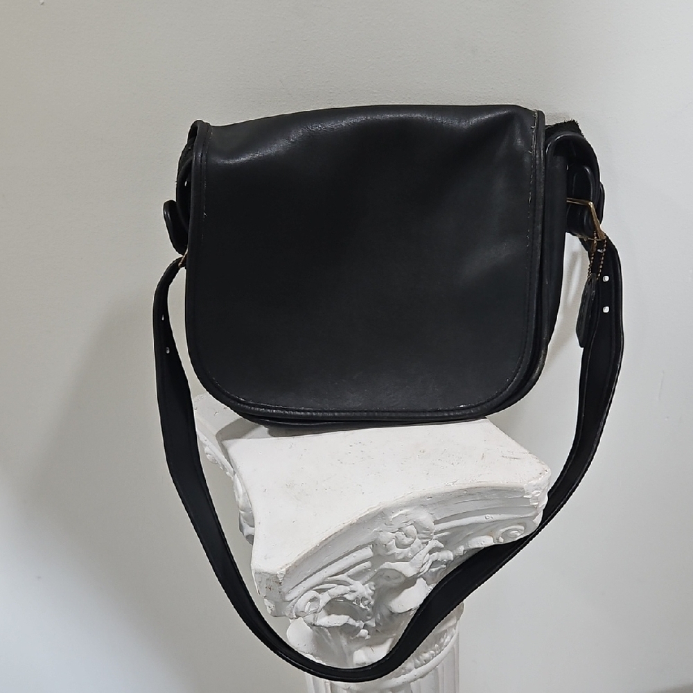 Classic *COACH* Black Leather Bag